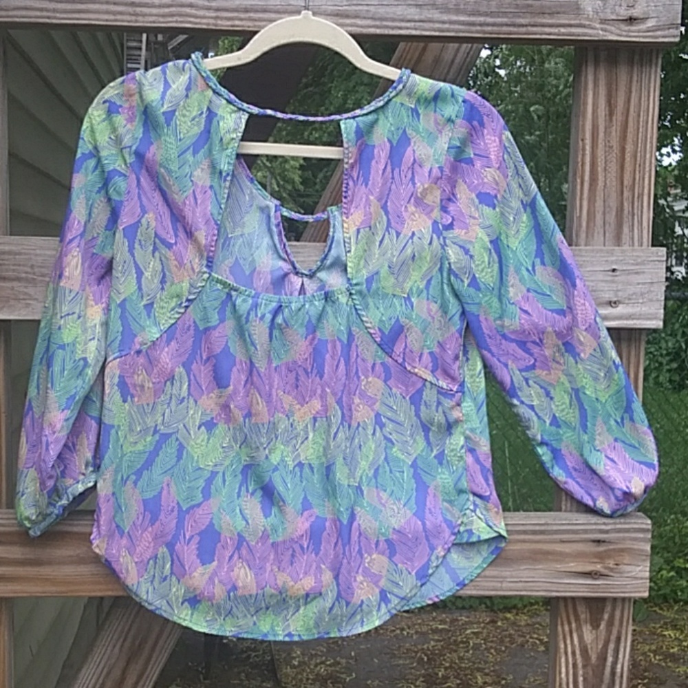 4/20 American Eagle Outfitters top - Picture 2 of 3